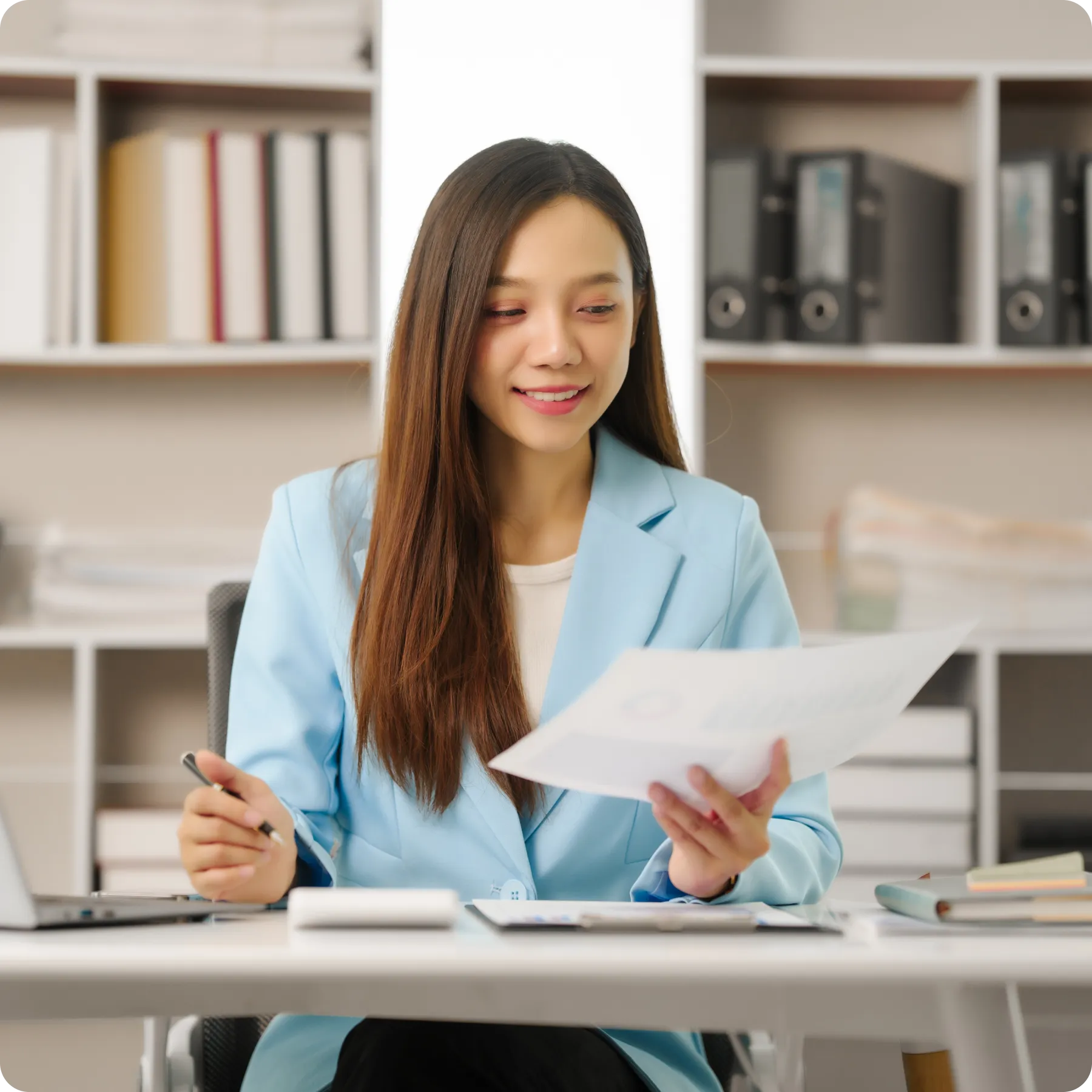 confident-financial-businesswoman copy
